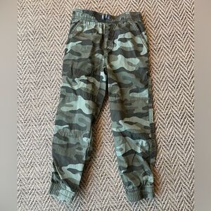 Carter’s boys size 5 camouflage jogger  pants
